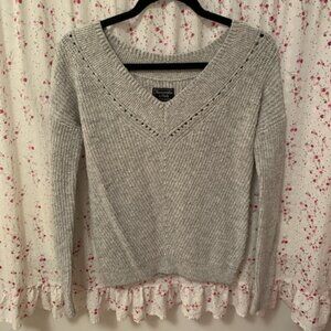Abercrombie & Fitch Gray Grey V-Neck Sweater w/ Perforated Detailing- Size XS